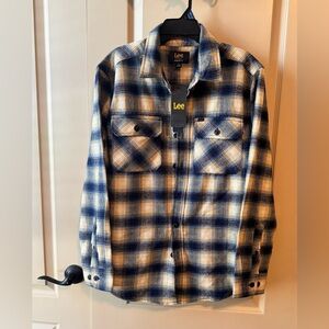 Lee mens Size Medium REGULAR FIT long sleeve flannel